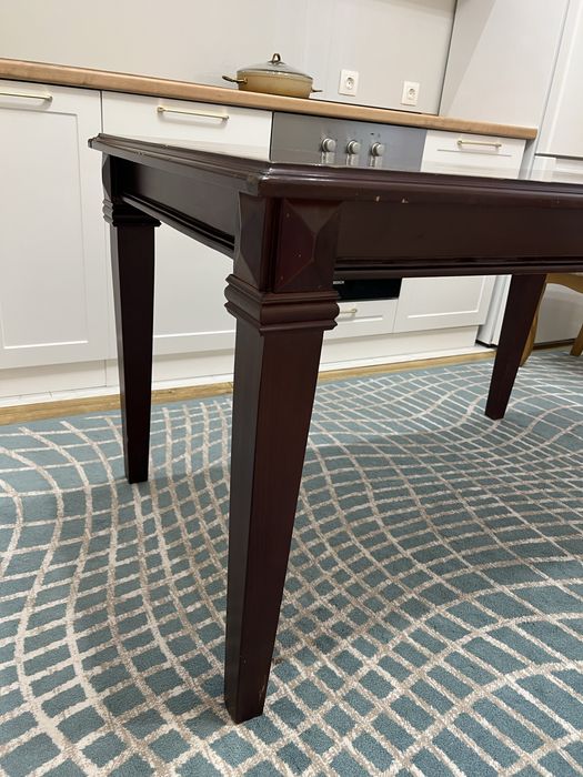 Стол из натурального дерева