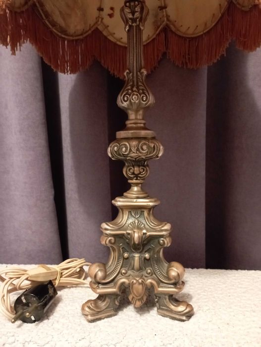 Красиви старинни лампи с абажури - лампа