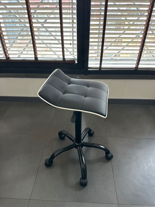 Висок стол на колелца Париж + 24м гаранция