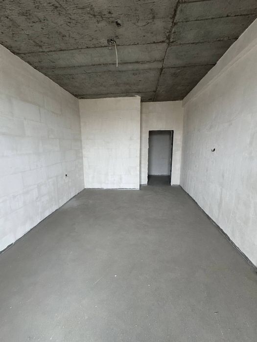 Урганч шахрида Ал-Хоразмий ситида 7-қаватда 2 хонали уй сотилади.