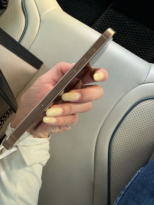 Продам Iphone 16 pro