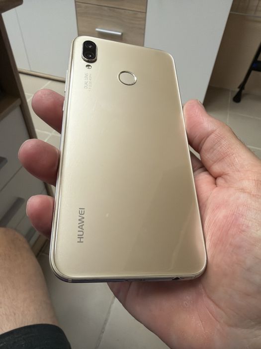 Huawei P20 Lite 4/64gb - отлични