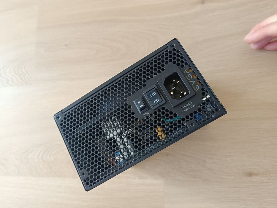 Захранване EVGA SuperNOVA 850 GA, 80+ Gold, 850W – Перфектно състояние!