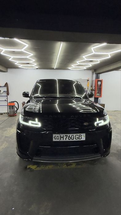 Renjrover sport 4,4 tinu moshina