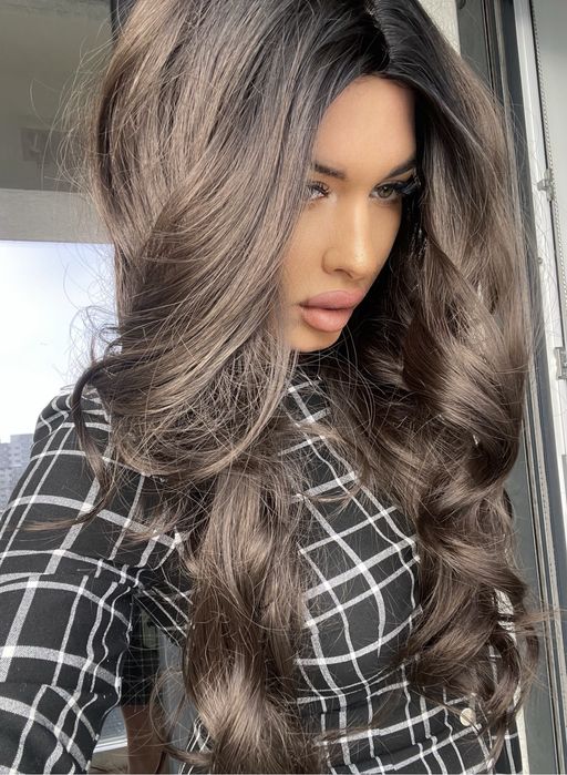 Peruca lunga ondulata bruneta