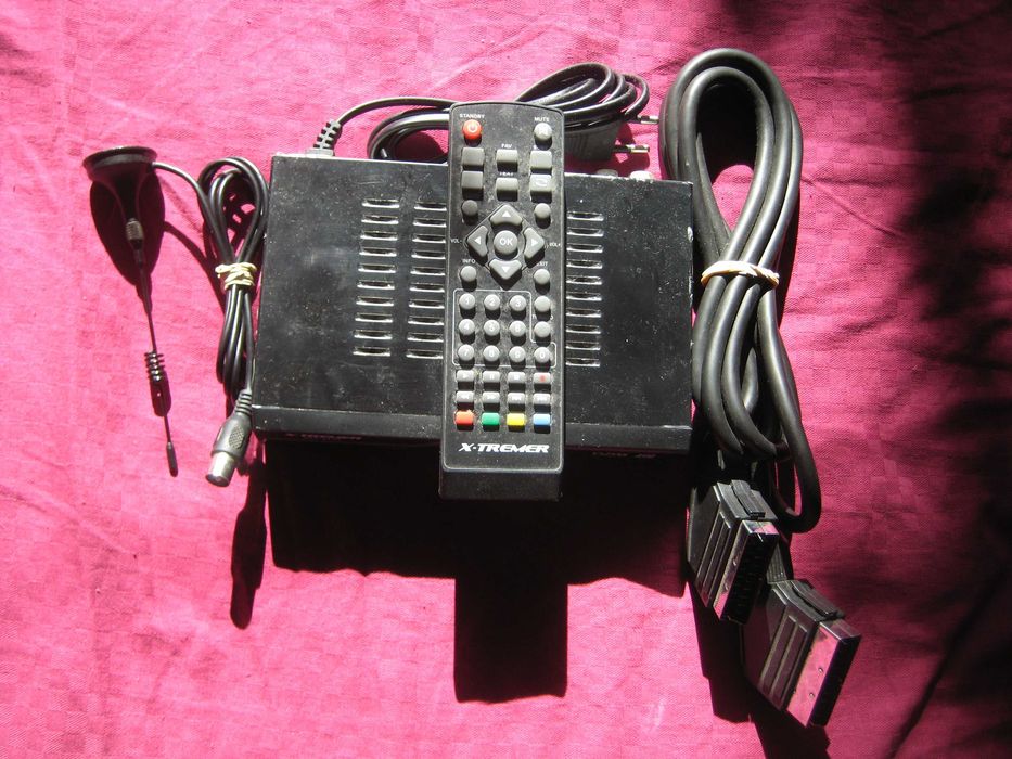 Продавам цифров декодер X-TREMER DTV-X4 RF