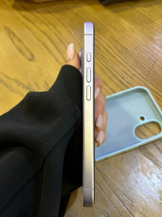 Новый iPhone 17 цвете 256 ГБ