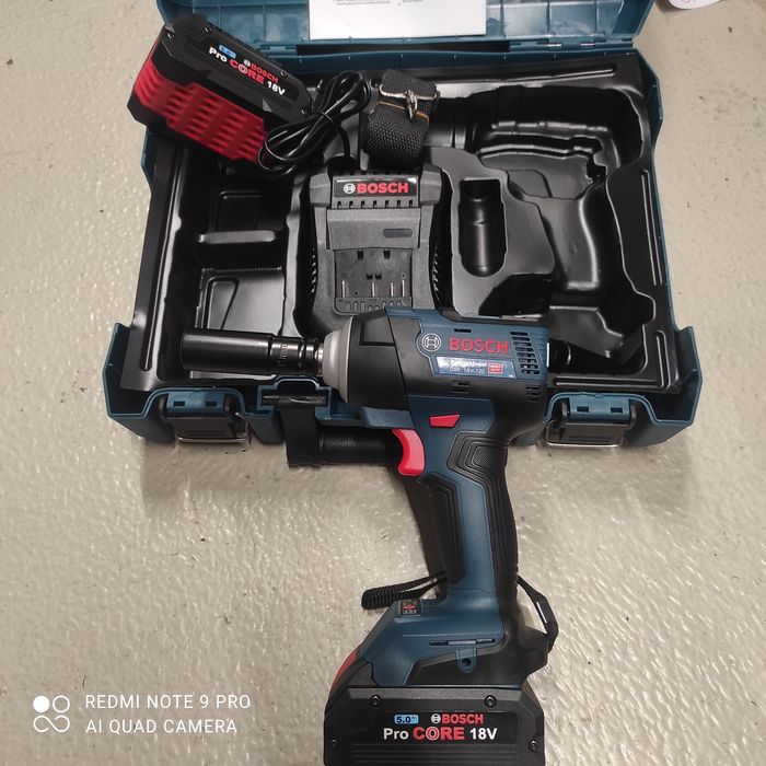 Pistol de impact BOSCH cu 2 acumulatori