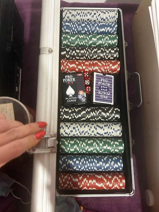 Set Poker profesional in cutie aluminiu – complet