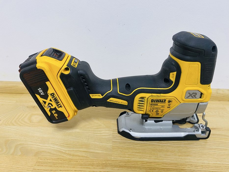 Dewalt pendular DCS 335