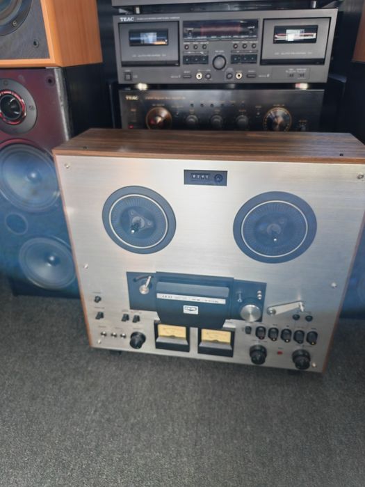 Vând magnetofon Akai gx 230d