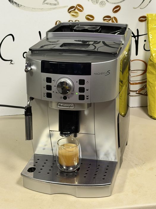 Кафемашина кафе автомат delonghı magnifica S с гаранция