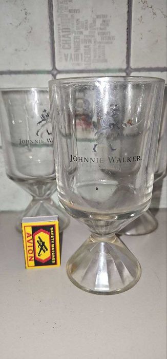 Три бокала под виски. Johnnie Walker 0.45 L