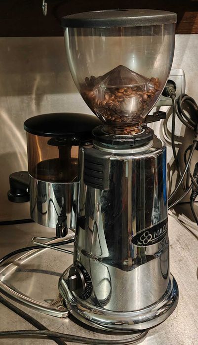 Made in ITALY * ХРОМ * Профисионална Кафемелачка Macap M4T таймер 58мм