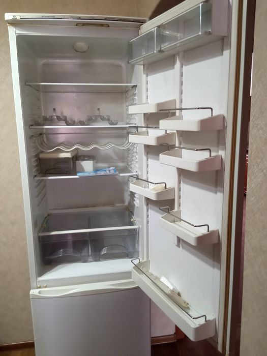 Продам холодильник. Атлант.
