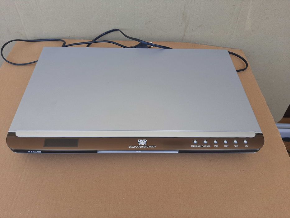 DVD плейър NEO дискове видео касети