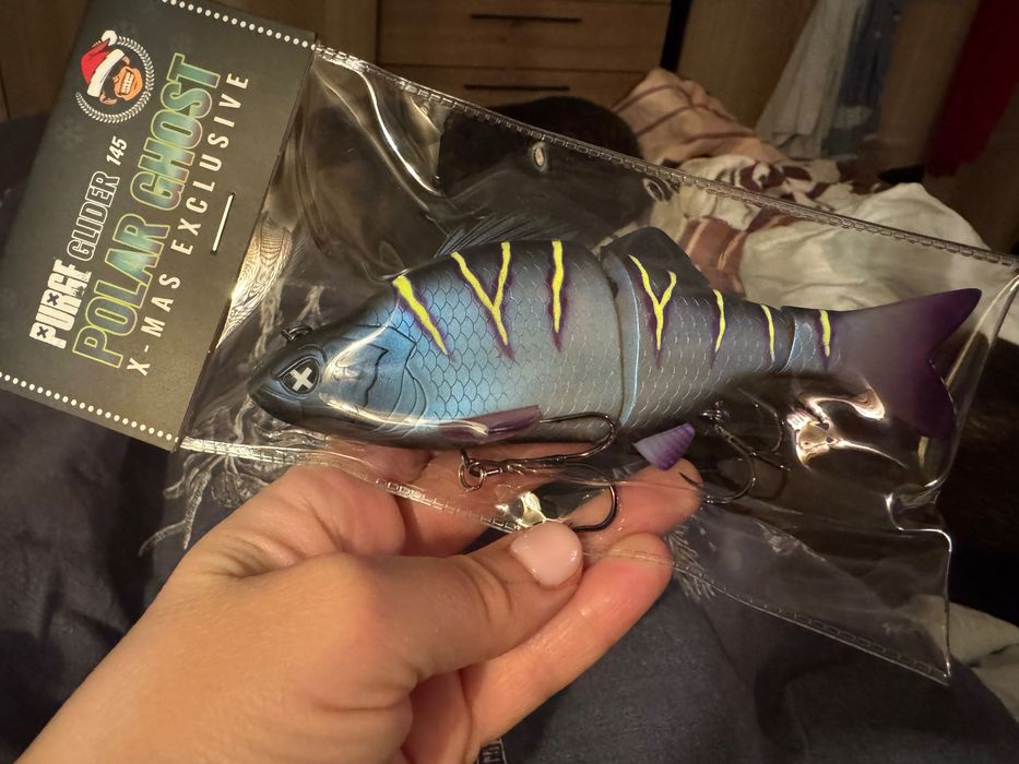 Коледен рибарски календар с примамки воблери силикони