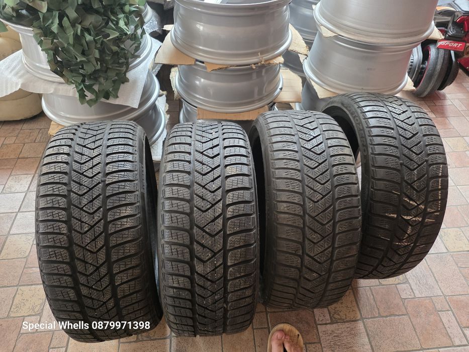 225/40R18 Pirelli