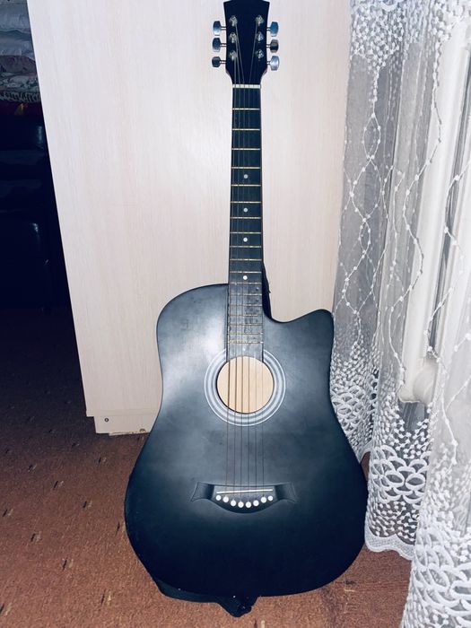 Гитара б/у договорны