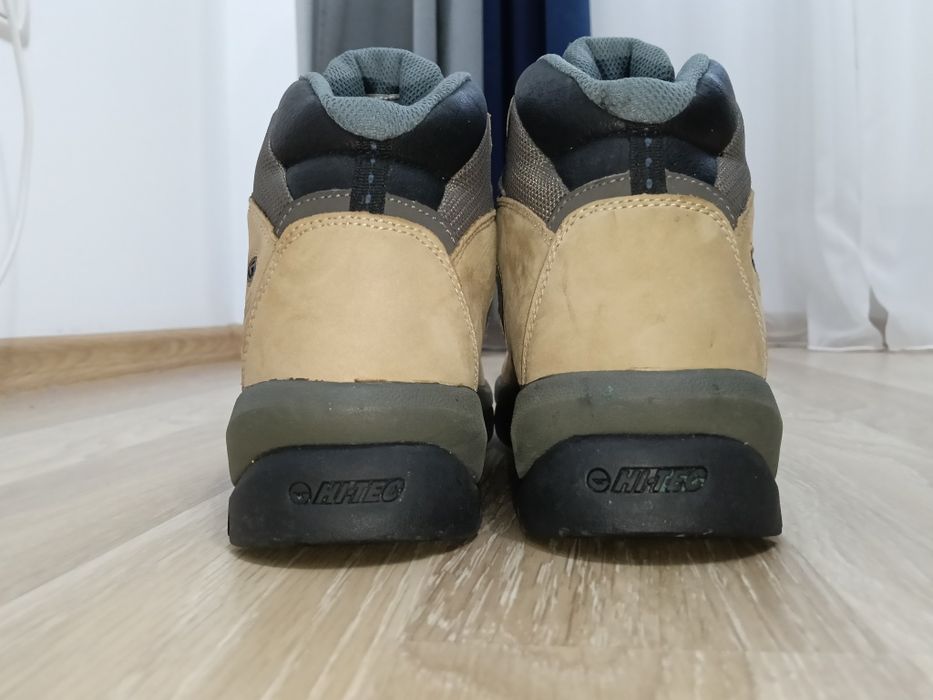 Ghete Bocanci Hi Tech Waterproof mărimea 37