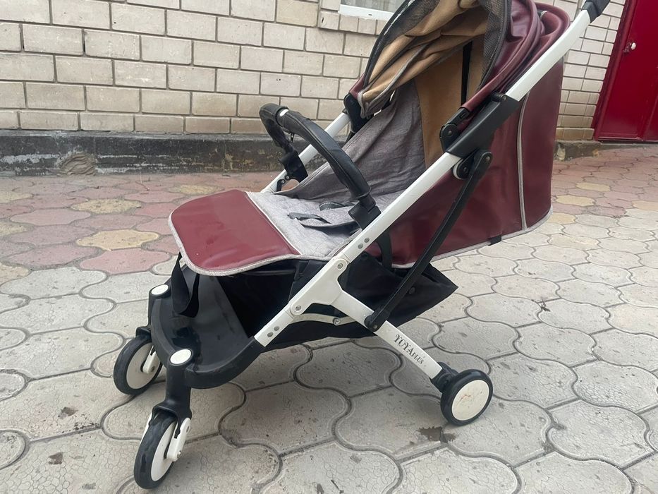 Продаю коляску по чти новая