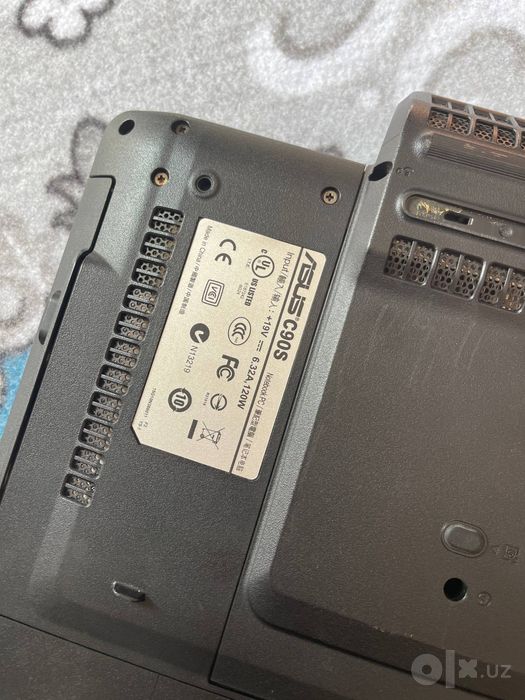 ASUS nautbuk sotiladi 1 ta si ishlidi 2 chisi shilif ketgan