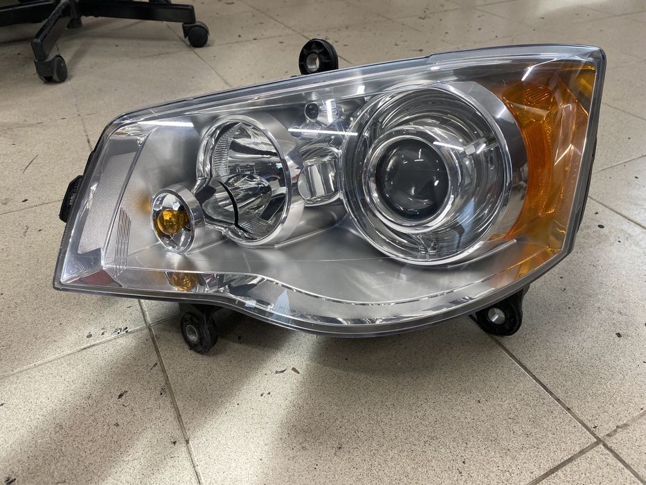 Фар фарове за Chrysler voyager USA far за Крайслер вояджер