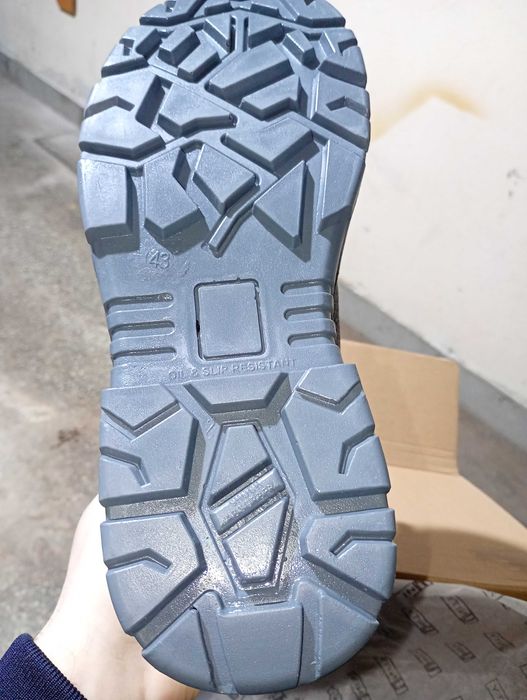 Обувки 43 номер защитни