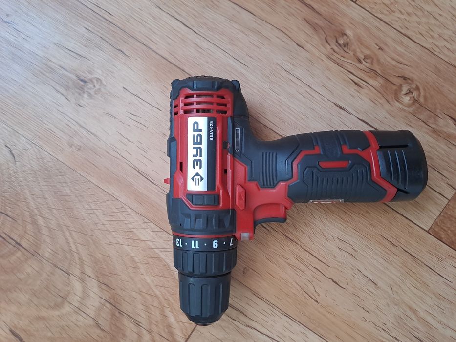 Продам шруповерт новый 12 волт