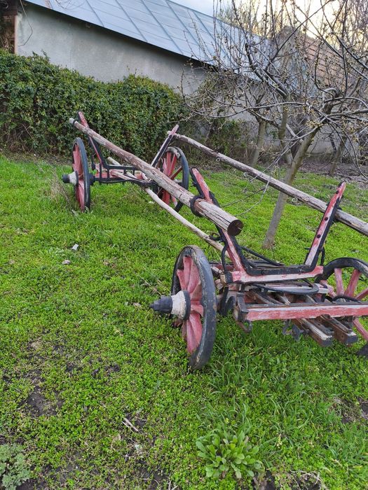 Se vinde căruța de decor grădină