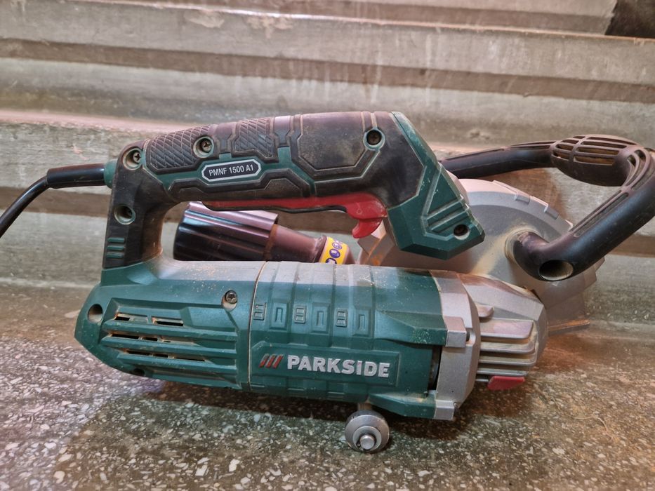 Mașină de canelat/ frezat caneluri