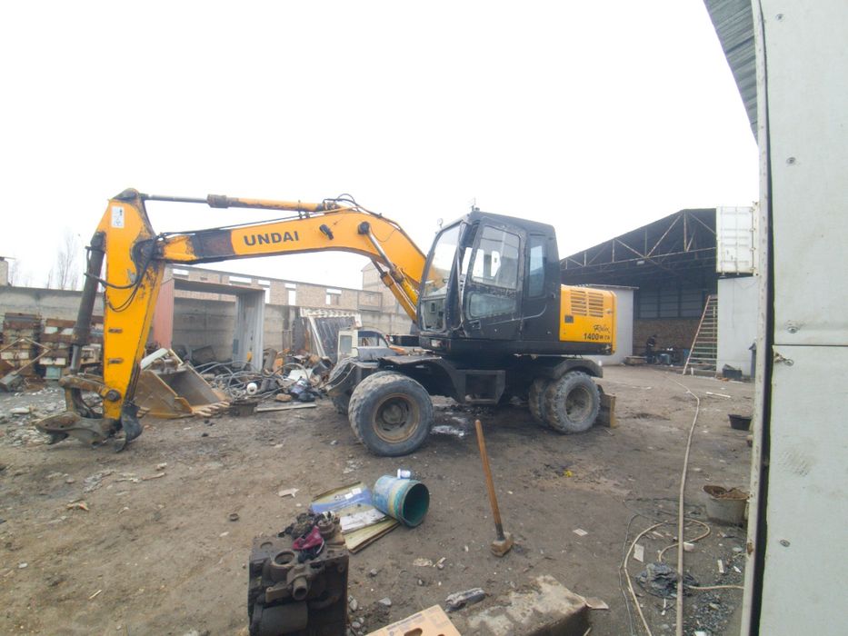 Hyundai 1400 yili 2004 holati yaxshi