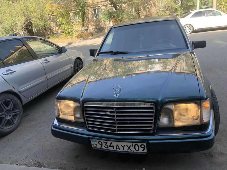 Продаю мерс 124 3.2 а/т