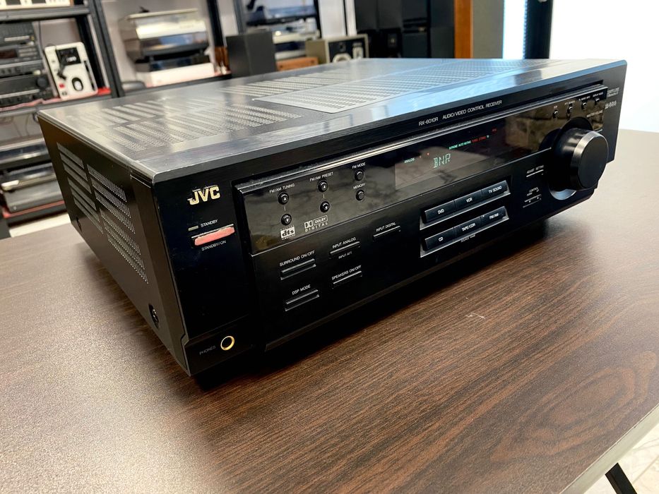 Блестящ ресивър JVC