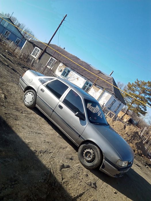 Опель вектра седан 1992года