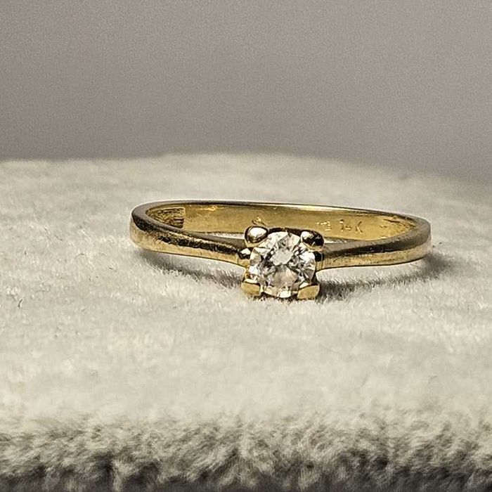 Inel din aur galben cu piatra 14K, 1.96 Grame