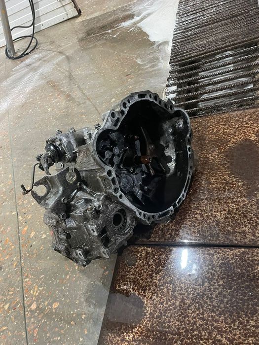 Коробка Карина Е 1.6