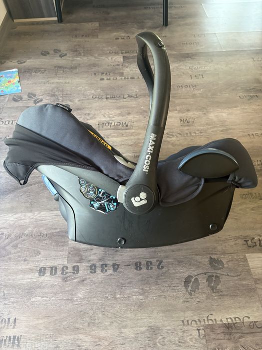 Maxi Cosy i-Size 0-13kg кош/кошница/стол графит