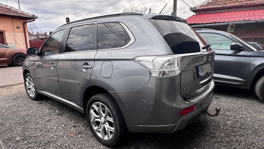 Mitsubishi Outlander 2014