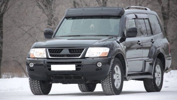 Бампер/фара/крыло/капот на Митсубиси паджеро 3/Mitsubishi Pajero 3