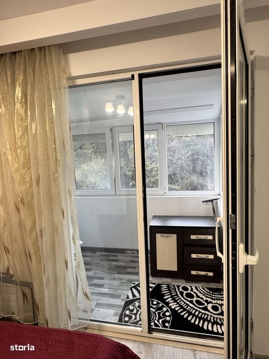 Apartament 4 camere, balcon, 110 mp, etaj 4