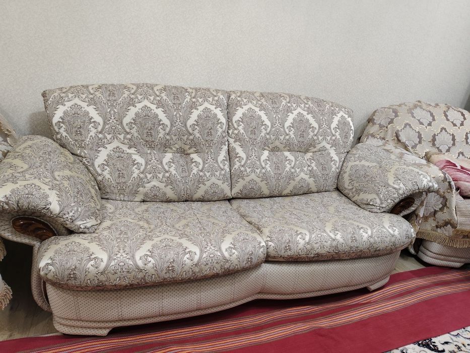 Продам диван + 2 кресло.патьютков