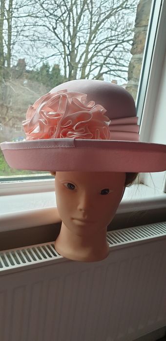 Palarie roz pentru nunți