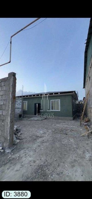 Kirpichniy zavod tarafda 2.6sotix  70% ishi bitgan kotejimiz sotuvda