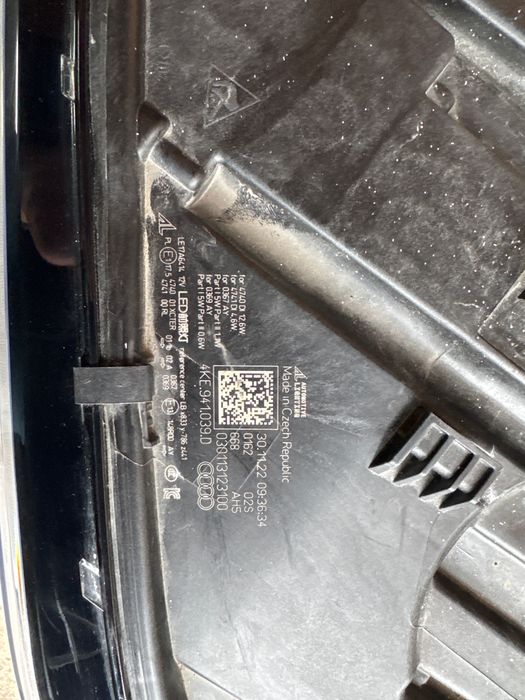 Фар за Ауди е-tron ляв