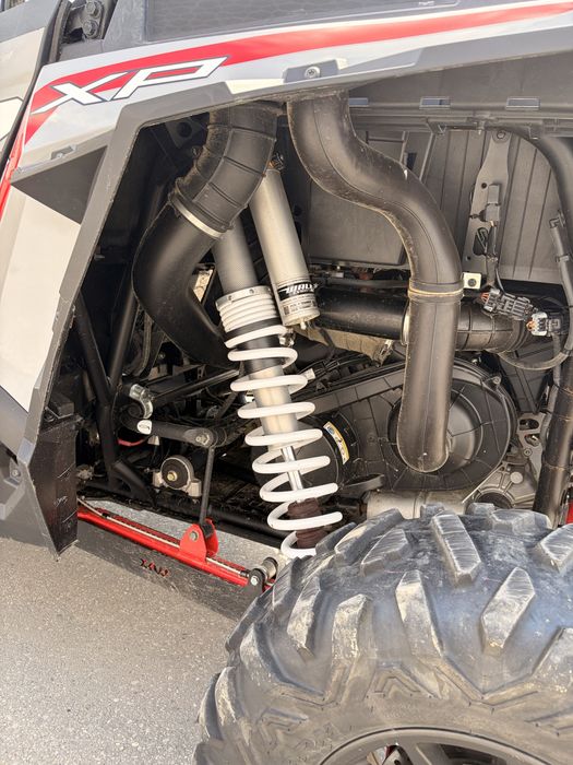 Polaris rzr xp 4 locuri