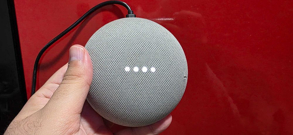 Мултимедиен Асистент Google Home Mini