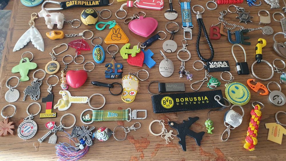 Колекция ключодържатели 336 + 71 връзки за ключове