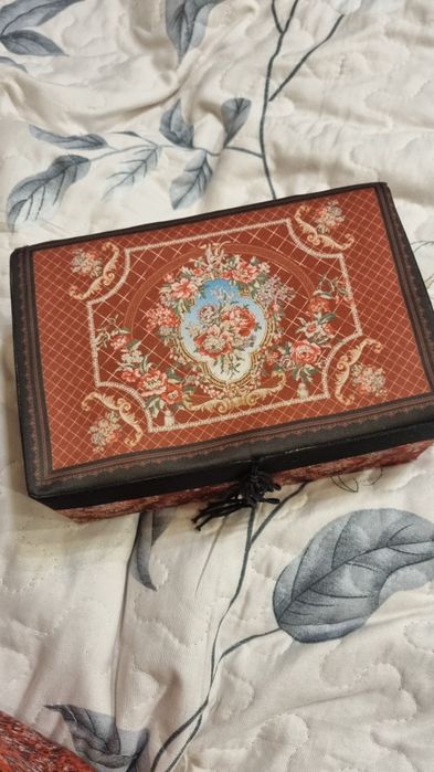 Шкатулка для украшений