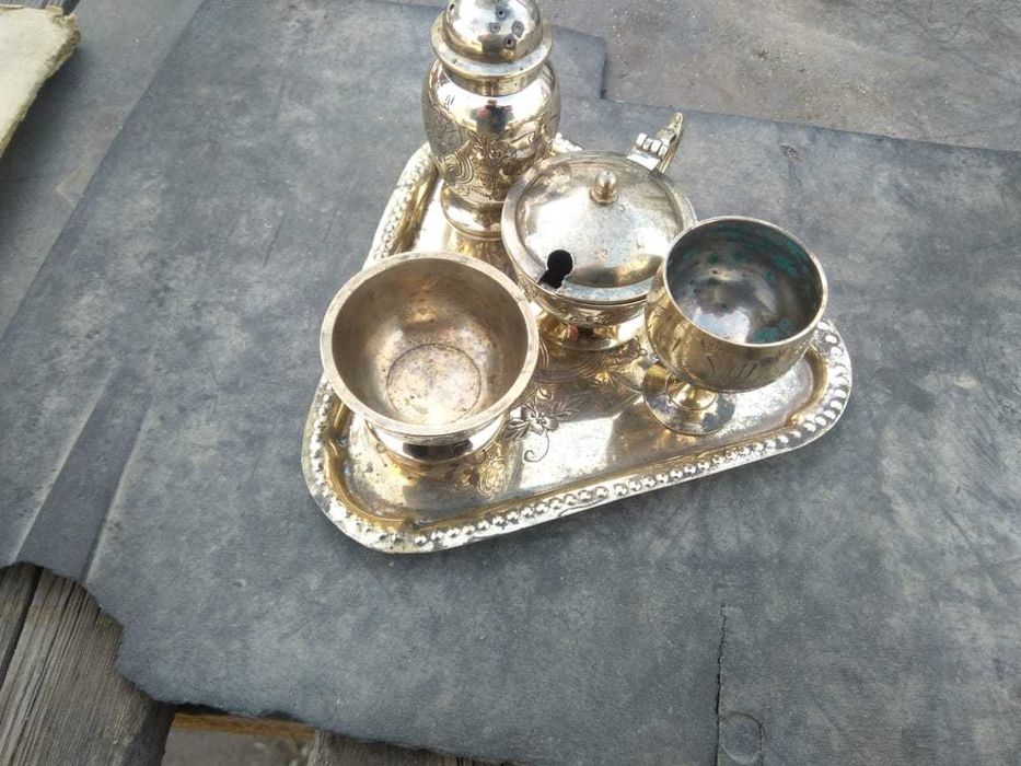 Продам раритетную посуду .